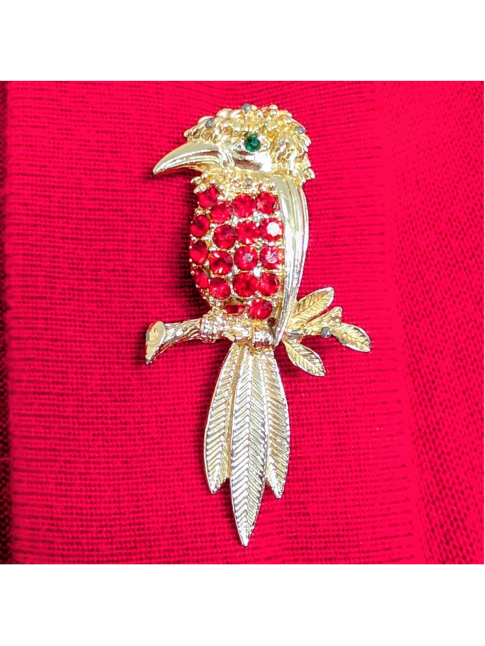 VTG Gold-Tone Parrot Bird Brooch with Red Crystal Accents Retro Figural Brooched
